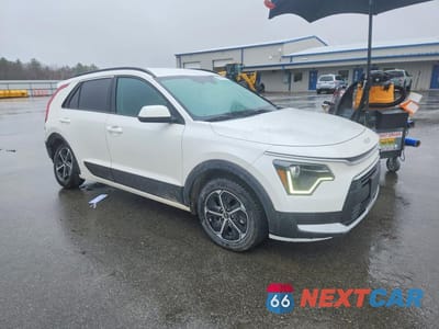 Czwarte zdjęcie samochodu z boku: 2024 KIA NIRO LX VIN:KNDCP3LE6R5146629 - miniatura