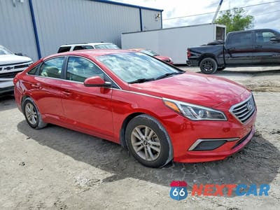 Czwarte zdjęcie samochodu z boku: 2017 HYUNDAI SONATA SE VIN:5NPE24AF2HH590128 - miniatura