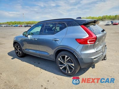 Drugie zdjęcie samochodu z przodu: 2019 VOLVO XC40 T5 R-DESIGN VIN:YV4162UM9K2117222 - miniatura