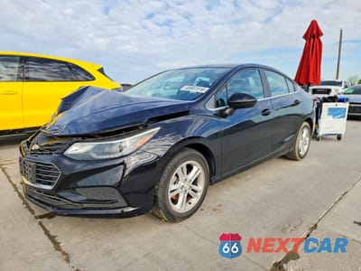 2017 CHEVROLET CRUZE LT 1G1BE5SM5H7236176 - główne zdjęcie licytacji z USA - miniatura