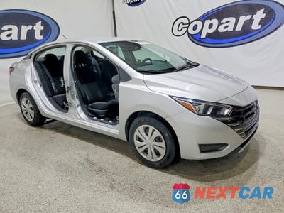 Czwarte zdjęcie samochodu z boku: 2024 NISSAN VERSA S VIN:3N1CN8DV2RL901831 - miniatura