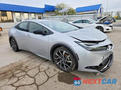Czwarte zdjęcie samochodu z boku: 2024 TOYOTA PRIUS PRIME XSE VIN:JTDACACU7R3023111 - miniatura