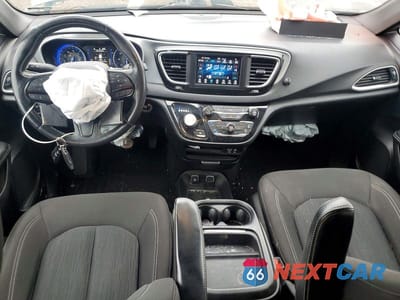Zdjęcie 8 z 13 samochodu: 2020 CHRYSLER PACIFICA TOURING VIN:2C4RC1FG9LR117241 - miniatura