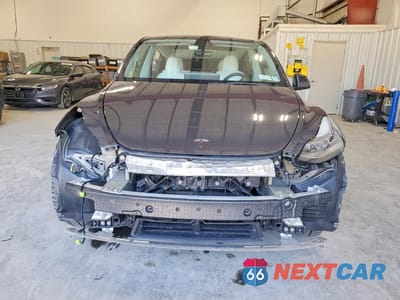 Piąte zdjęcie samochodu w środku: 2021 TESLA MODEL Y VIN:5YJYGDEE2MF210102 - miniatura