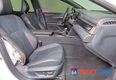 Piąte zdjęcie samochodu w środku: 2025 TOYOTA CAMRY XSE VIN:4T1DBADK9SU006898 - miniatura