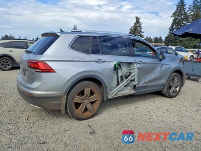 Trzecie zdjęcie samochodu z tyłu: 2020 VOLKSWAGEN TIGUAN SE VIN:3VV2B7AX9LM022136 - miniatura