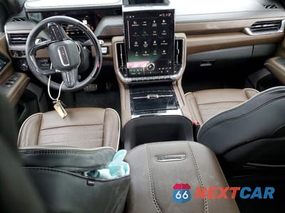 Zdjęcie 8 z 13 samochodu: 2025 GMC YUKON XL DENALI ULTIMATE VIN:1GKS2KRL9SR411430 - miniatura