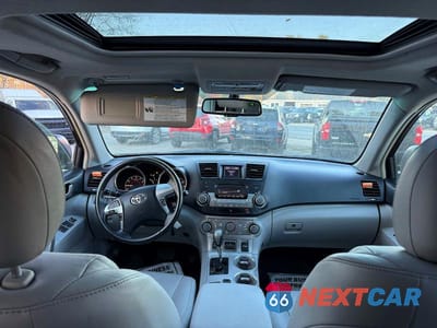 Zdjęcie 12 z 12 samochodu: 2011 TOYOTA HIGHLANDER SE VIN:5TDBK3EHXBS045451 - miniatura