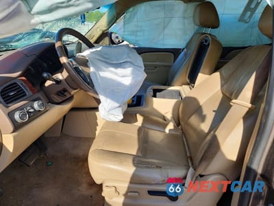 Zdjęcie 7 z 13 samochodu: 2011 CHEVROLET TAHOE K1500 LT VIN:1GNSKBE02BR373814 - miniatura