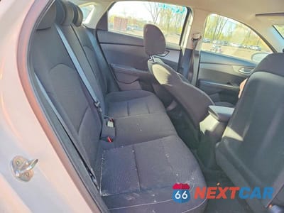 Zdjęcie 10 z 13 samochodu: 2019 KIA FORTE LXS VIN:3KPF24AD4KE124621 - miniatura