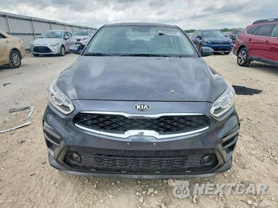 Piąte zdjęcie samochodu w środku: 2019 KIA FORTE S VIN:3KPF34AD4KE026380 - miniatura