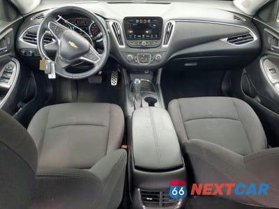 Zdjęcie 8 z 13 samochodu: 2017 CHEVROLET MALIBU LT VIN:1G1ZE5ST3HF189208 - miniatura