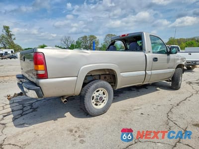 Trzecie zdjęcie samochodu z tyłu: 2001 GMC NEW SIERRA C2500 VIN:1GTGC24U51Z127452 - miniatura