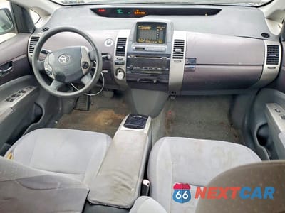 Zdjęcie 8 z 12 samochodu: 2005 TOYOTA PRIUS BASE VIN:JTDKB20UX53063355 - miniatura