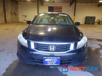Piąte zdjęcie samochodu w środku: 2009 HONDA ACCORD LX VIN:1HGCP26369A187002 - miniatura