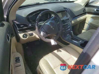 Zdjęcie 8 z 13 samochodu: 2019 LINCOLN MKT VIN:2LMHJ5AT0KBL02458 - miniatura