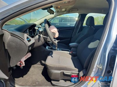 Zdjęcie 7 z 12 samochodu: 2018 CHEVROLET CRUZE LS VIN:1G1BC5SM3J7197860 - miniatura