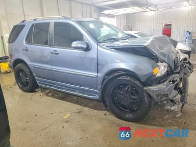 Czwarte zdjęcie samochodu z boku: 2005 MERCEDES-BENZ ML 350 VIN:4JGAB57E25A541089 - miniatura