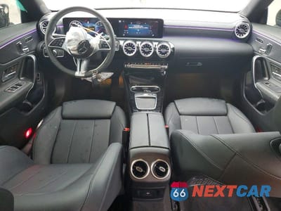 Zdjęcie 8 z 12 samochodu: 2025 MERCEDES-BENZ CLA 250 4MATIC VIN:W1K5J4HB6SN559032 - miniatura