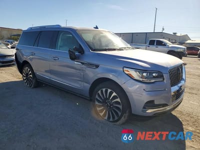Czwarte zdjęcie samochodu z boku: 2023 LINCOLN NAVIGATOR BLACK LABEL VIN:5LMJJ2TG5PEL15856 - miniatura