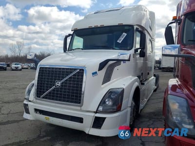 Drugie zdjęcie samochodu z przodu: 2004 VOLVO VNL SEMI TRUCK VIN:4V4NC9TH24N362444 - miniatura