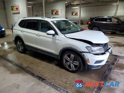 Czwarte zdjęcie samochodu z boku: 2020 VOLKSWAGEN TIGUAN SE VIN:3VV2B7AX5LM034428 - miniatura