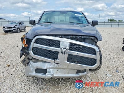 Piąte zdjęcie samochodu w środku: 2017 RAM 1500 SLT VIN:1C6RR6GG8HS714257 - miniatura