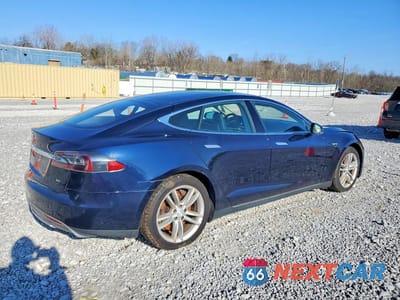Trzecie zdjęcie samochodu z tyłu: 2013 TESLA MODEL S VIN:5YJSA1AG5DFP08968 - miniatura