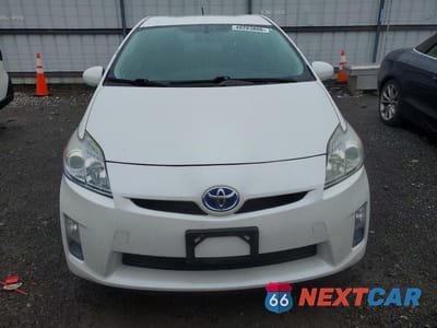 Piąte zdjęcie samochodu w środku: 2010 TOYOTA PRIUS IV VIN:JTDKN3DU8A0211232 - miniatura