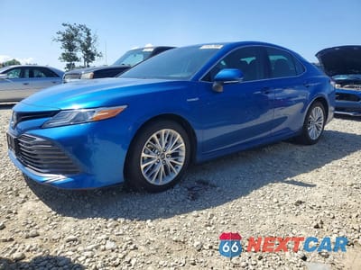 2020 TOYOTA CAMRY XLE 4T1F31AK6LU013030 - główne zdjęcie licytacji z USA - miniatura