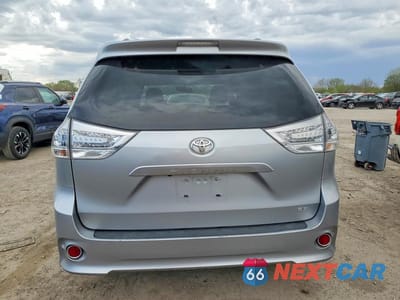 Zdjęcie 6 z 14 samochodu: 2017 TOYOTA SIENNA SE VIN:5TDXZ3DC7HS802418 - miniatura