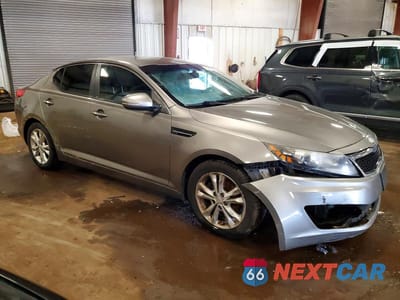 Czwarte zdjęcie samochodu z boku: 2013 KIA OPTIMA LX VIN:5XXGM4A77DG166753 - miniatura