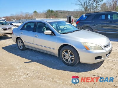Czwarte zdjęcie samochodu z boku: 2007 HONDA ACCORD EX VIN:1HGCM56807A122021 - miniatura