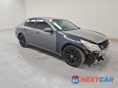 Czwarte zdjęcie samochodu z boku: 2012 INFINITI G37 SEDAN X VIN:JN1CV6AR0CM681047 - miniatura
