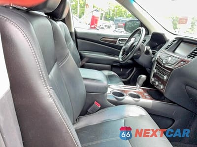 Piąte zdjęcie samochodu w środku: 2013 NISSAN PATHFINDER S VIN:5N1AR2MN3DC639940 - miniatura