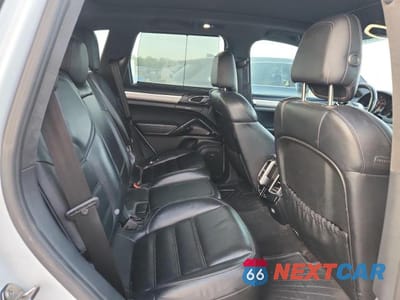 Zdjęcie 11 z 13 samochodu: 2015 PORSCHE CAYENNE TURBO VIN:WP1AC2A26FLA80496 - miniatura