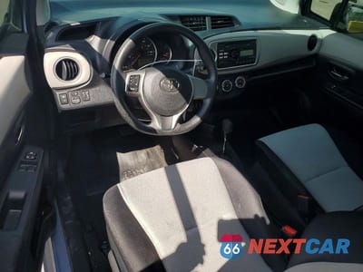 Zdjęcie 8 z 12 samochodu: 2012 TOYOTA YARIS 3-DOOR LE VIN:JTDJTUD37CD511791 - miniatura