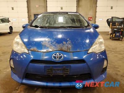 Piąte zdjęcie samochodu w środku: 2013 TOYOTA PRIUS C ONE VIN:JTDKDTB36D1050939 - miniatura