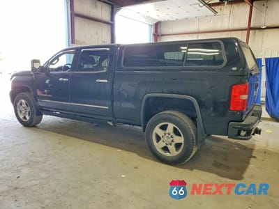 Drugie zdjęcie samochodu z przodu: 2015 GMC SIERRA K2500 DENALI VIN:1GT120E80FF137216 - miniatura