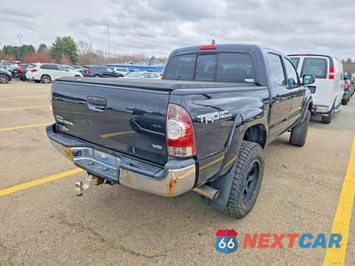 Czwarte zdjęcie samochodu z boku: 2012 TOYOTA TACOMA DOUBLE CAB VIN:3TMLU4ENXCM088389 - miniatura