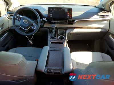 Zdjęcie 8 z 13 samochodu: 2023 TOYOTA SIENNA XLE VIN:5TDJSKFC4PS091356 - miniatura