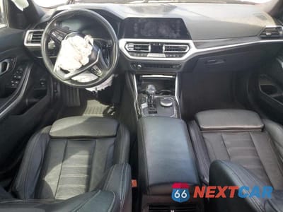 Zdjęcie 8 z 12 samochodu: 2019 BMW 330I VIN:WBA5R1C57KAK10808 - miniatura