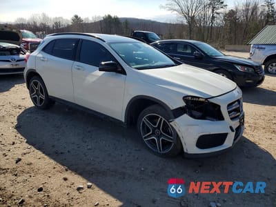 Czwarte zdjęcie samochodu z boku: 2017 MERCEDES-BENZ GLA 250 4MATIC VIN:WDCTG4GB1HJ302565 - miniatura