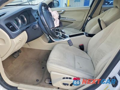 Zdjęcie 7 z 12 samochodu: 2013 VOLVO S60 T5 VIN:YV1612FS4D2220399 - miniatura