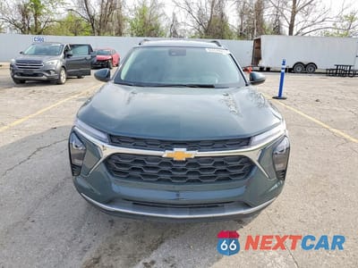 Piąte zdjęcie samochodu w środku: 2025 CHEVROLET TRAX 1LT VIN:KL77LHEP4SC267859 - miniatura