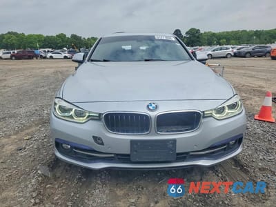 Piąte zdjęcie samochodu w środku: 2017 BMW 330 XI VIN:WBA8D9C35HA005764 - miniatura