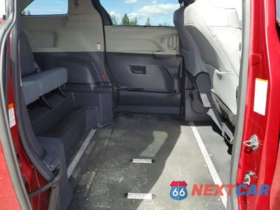 Zdjęcie 11 z 12 samochodu: 2023 TOYOTA SIENNA XLE 7-PASSENGER VIN:5TDJSKFC1PS092822 - miniatura