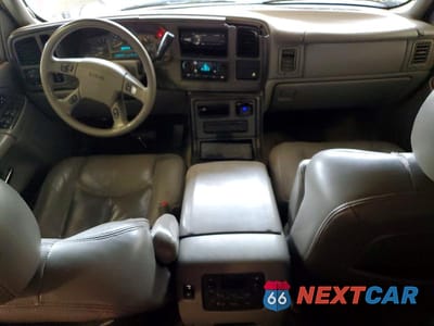 Zdjęcie 8 z 13 samochodu: 2004 GMC YUKON DENALI VIN:1GKEK63U04J165102 - miniatura