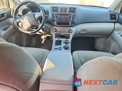 Zdjęcie 8 z 13 samochodu: 2013 TOYOTA HIGHLANDER PLUS VIN:5TDZA3EH6DS032670 - miniatura
