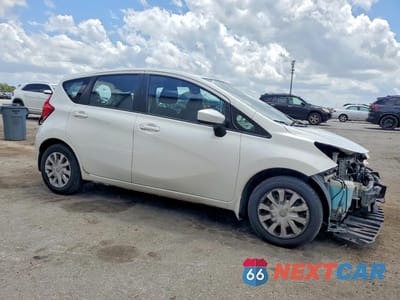 Czwarte zdjęcie samochodu z boku: 2016 NISSAN VERSA NOTE SV VIN:3N1CE2CPXGL385862 - miniatura